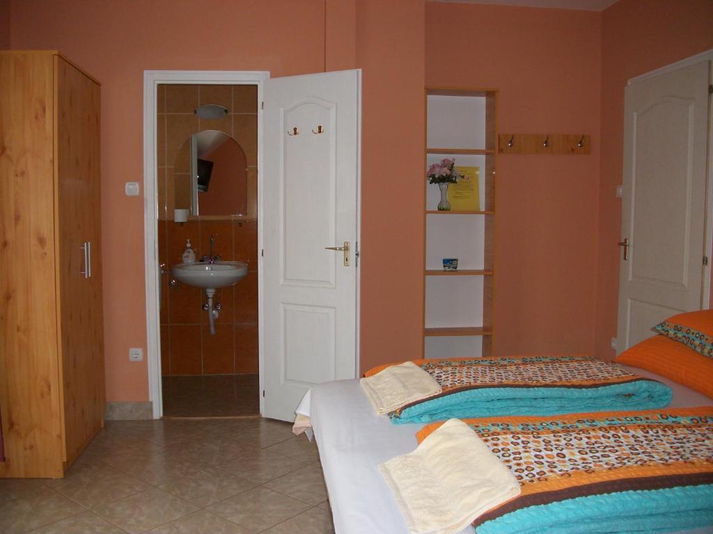 Eden Vendeghaz Otel Miskolc Oda fotoğraf